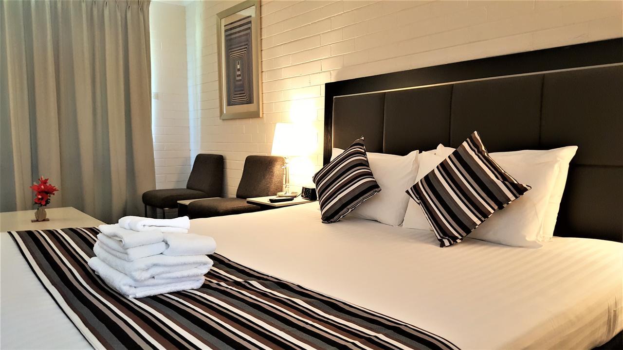 Hibiscus Lakeside Motel Budgewoi Exteriér fotografie