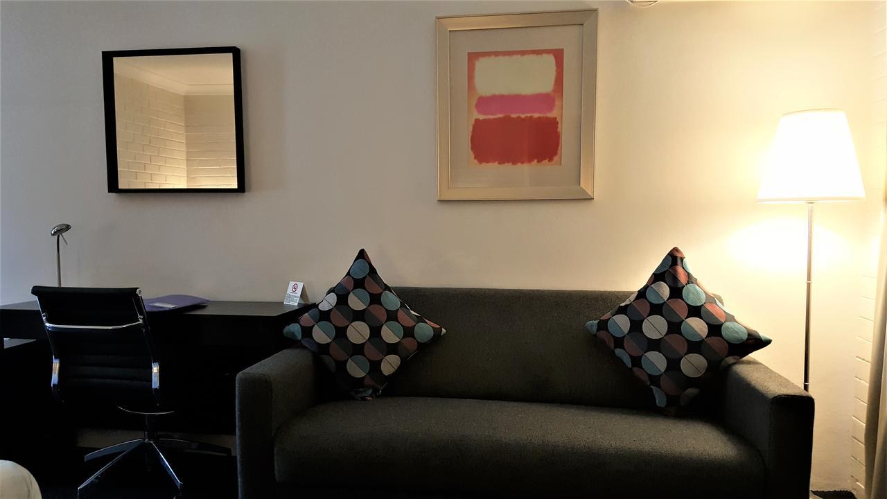 Hibiscus Lakeside Motel Budgewoi Exteriér fotografie
