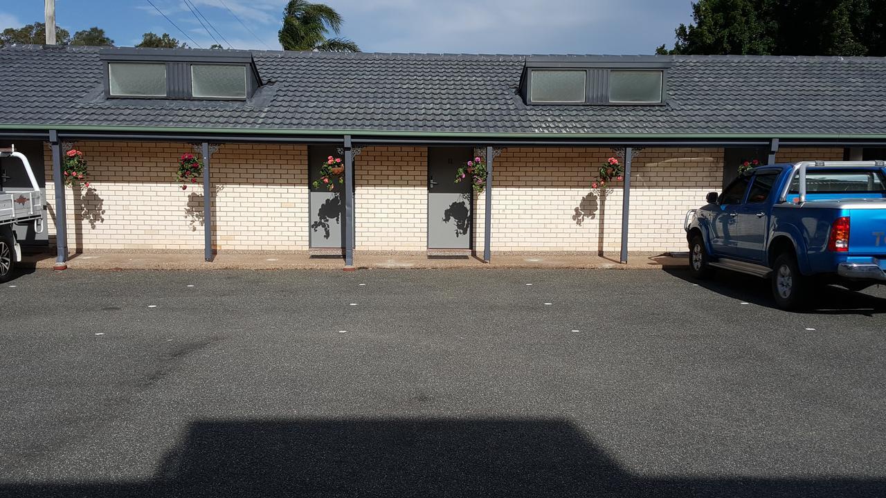 Hibiscus Lakeside Motel Budgewoi Exteriér fotografie