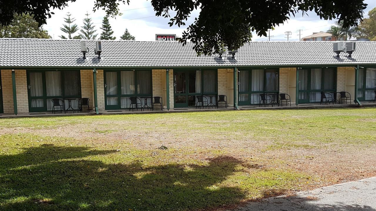 Hibiscus Lakeside Motel Budgewoi Exteriér fotografie