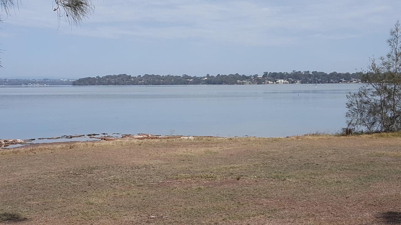 Hibiscus Lakeside Motel Budgewoi Exteriér fotografie
