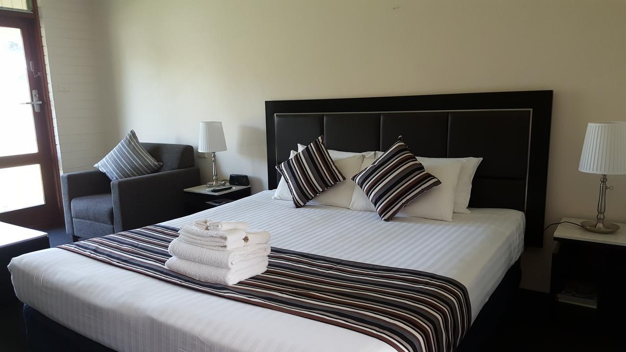 Hibiscus Lakeside Motel Budgewoi Exteriér fotografie