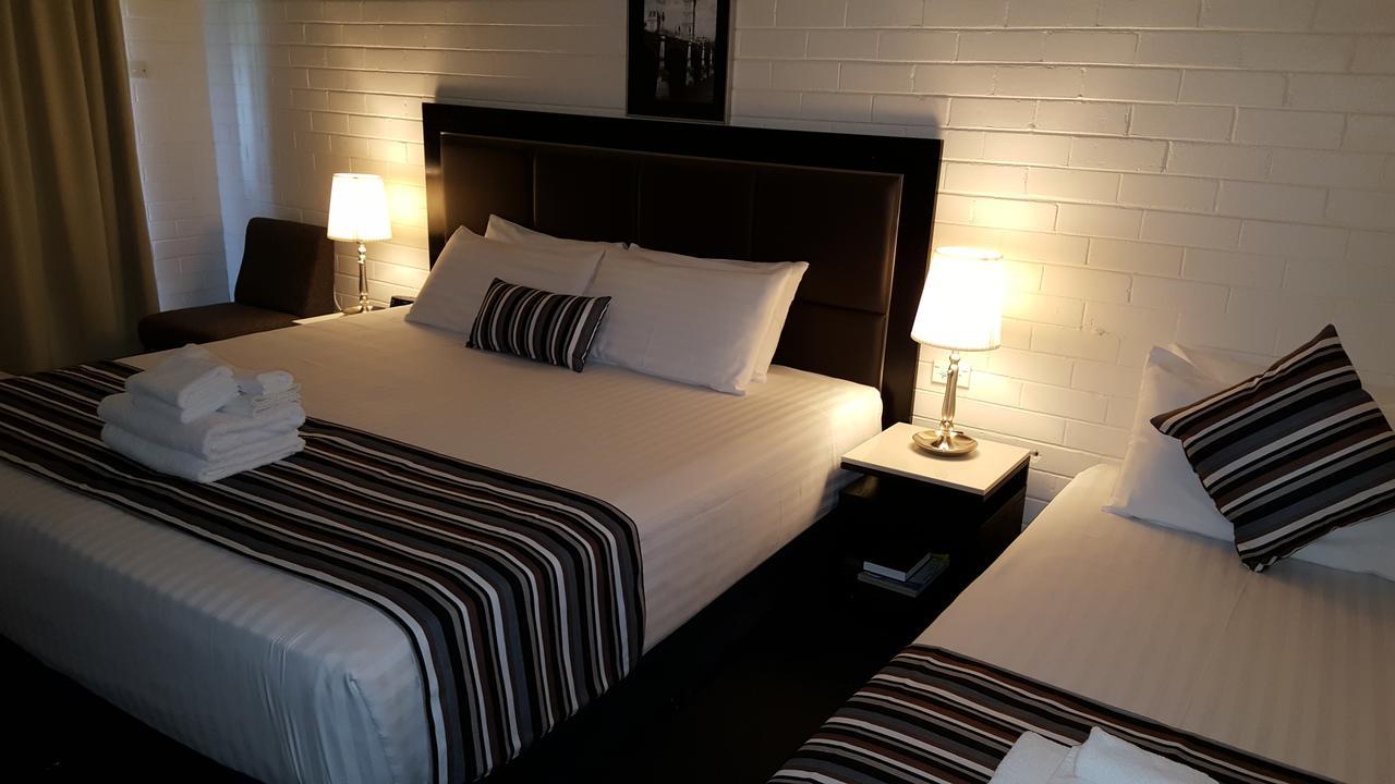 Hibiscus Lakeside Motel Budgewoi Exteriér fotografie