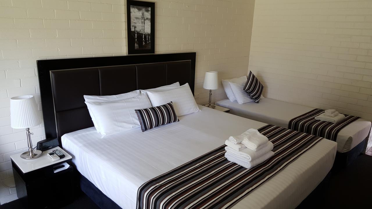 Hibiscus Lakeside Motel Budgewoi Exteriér fotografie