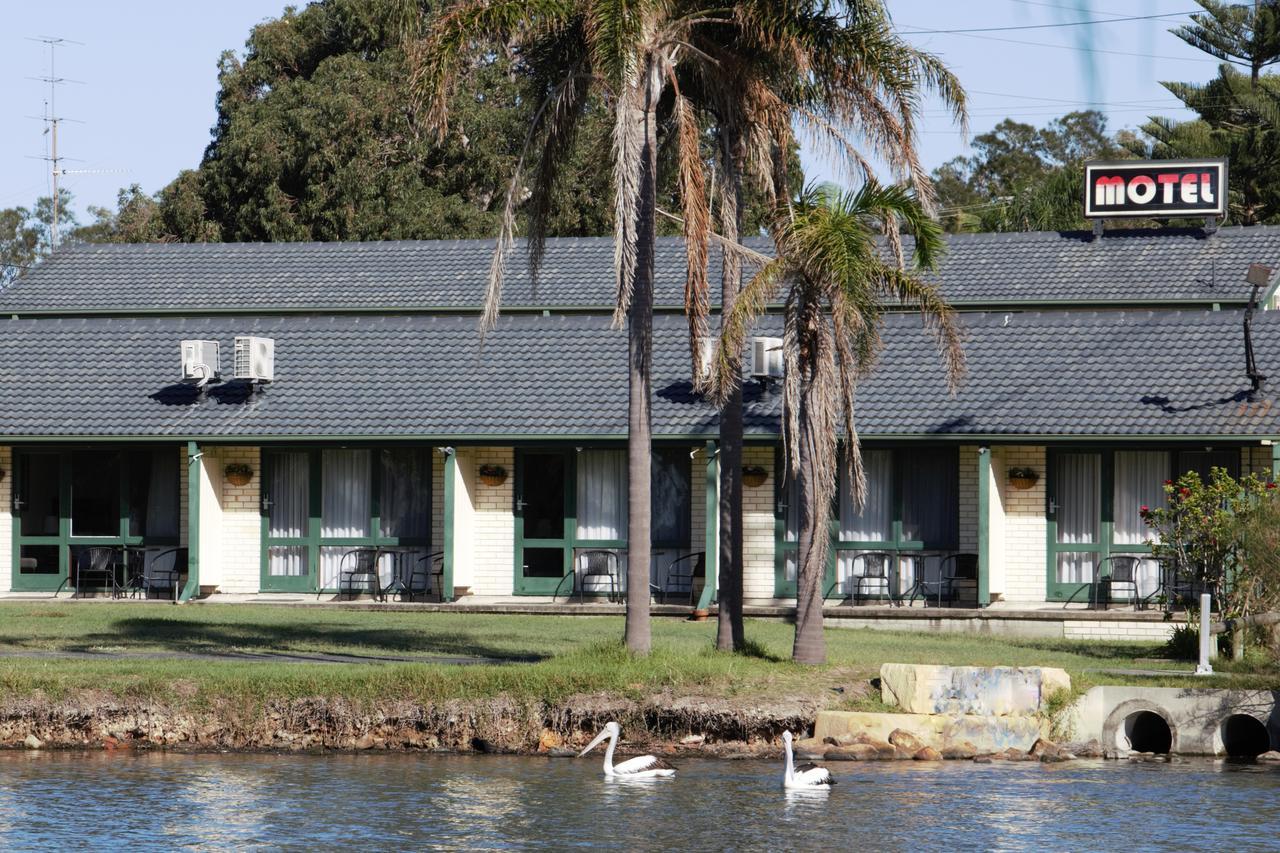 Hibiscus Lakeside Motel Budgewoi Exteriér fotografie