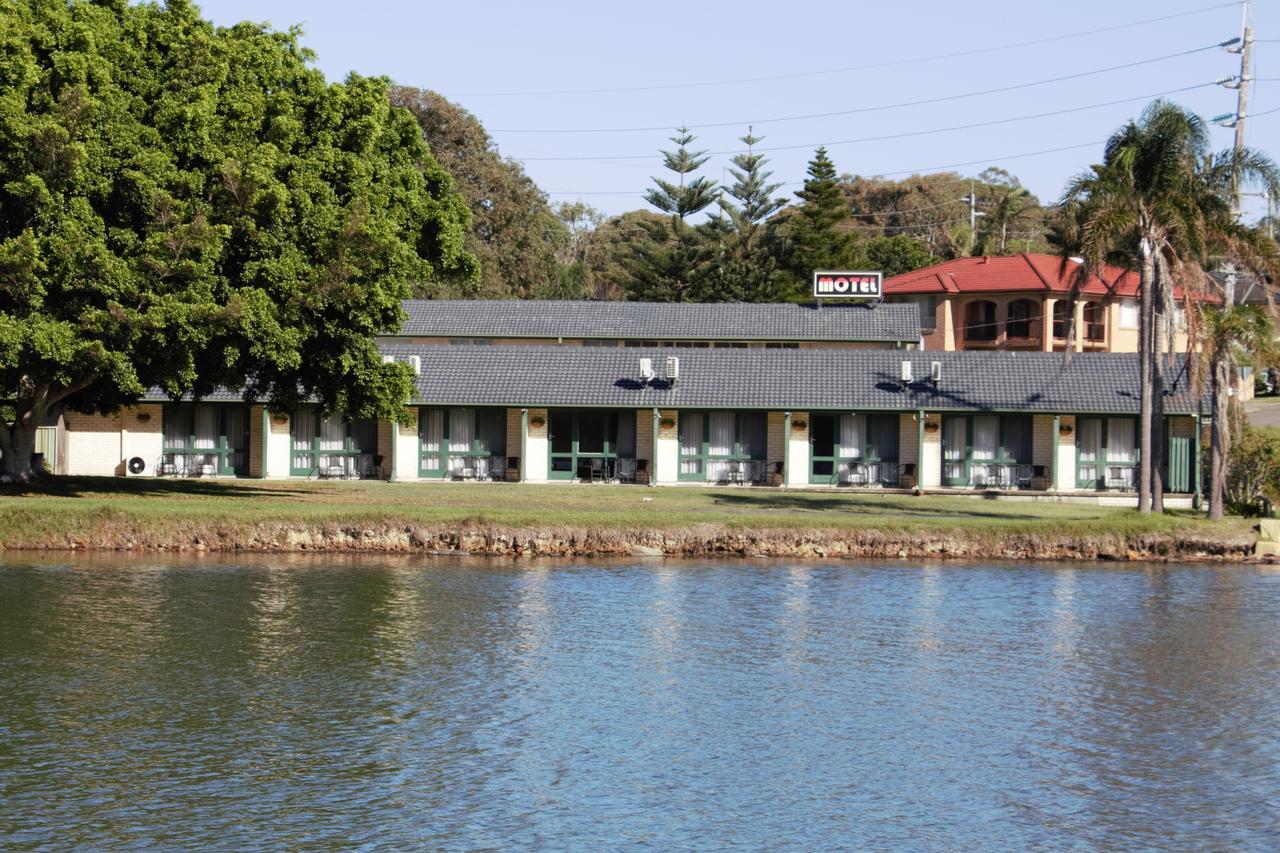 Hibiscus Lakeside Motel Budgewoi Exteriér fotografie