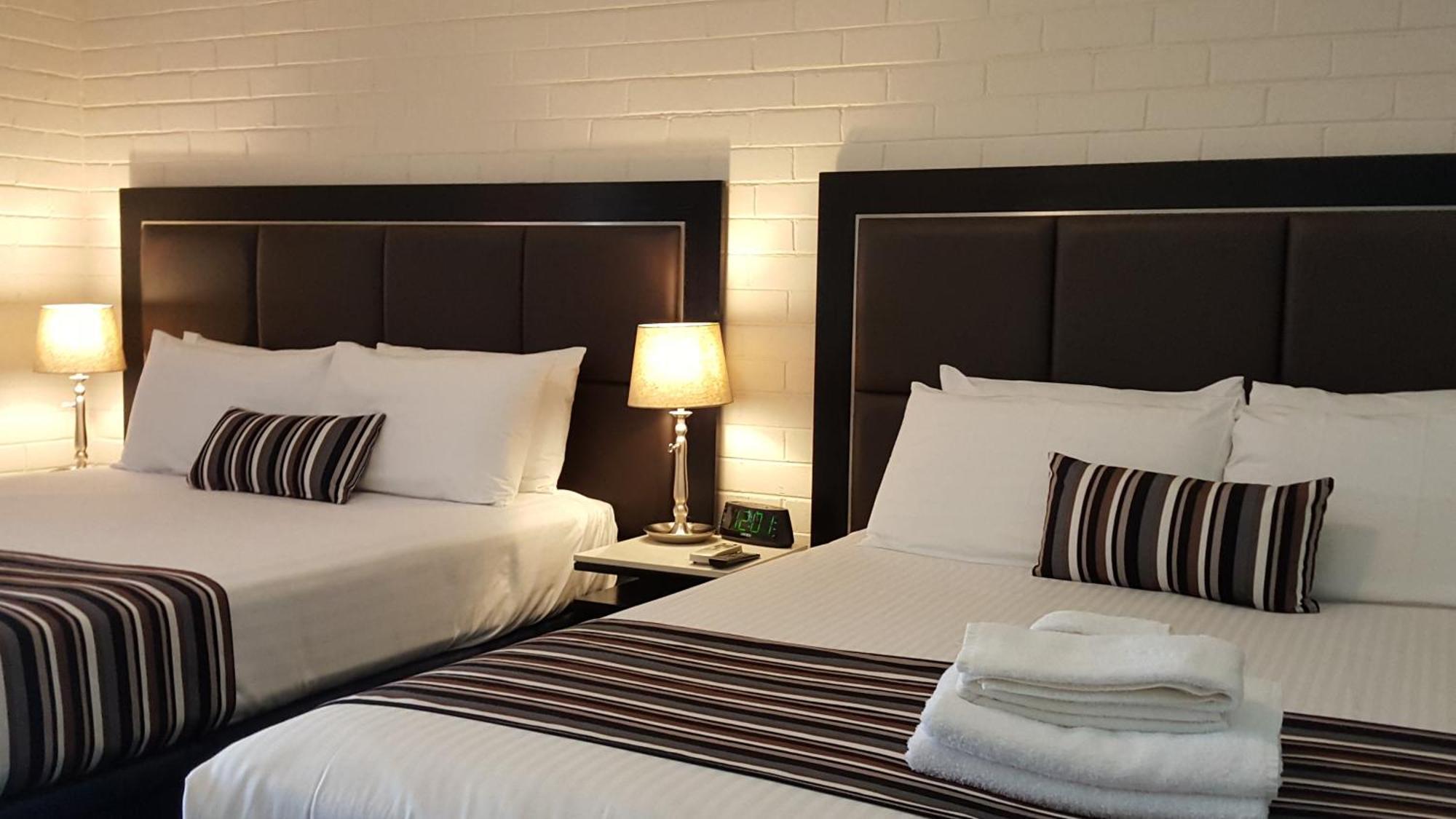 Hibiscus Lakeside Motel Budgewoi Exteriér fotografie