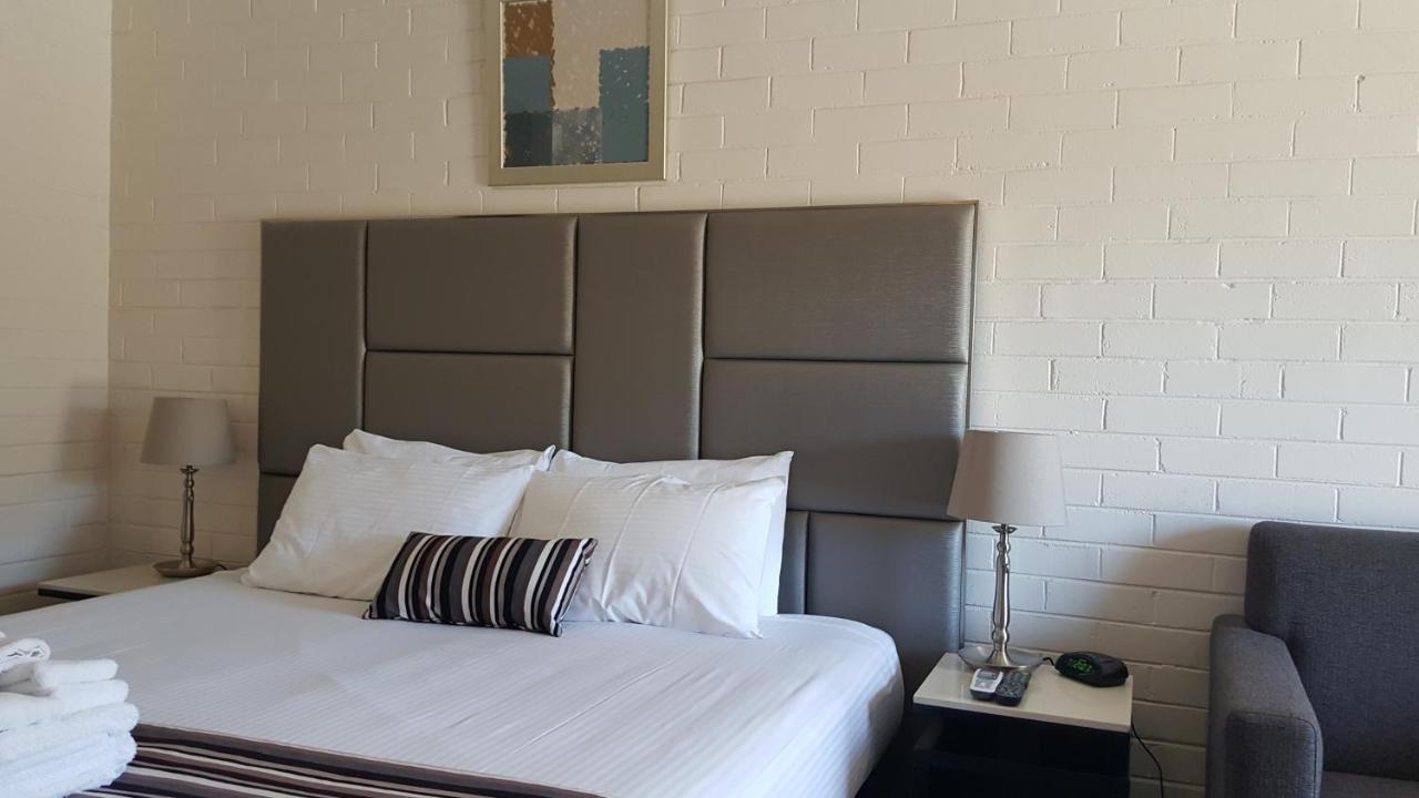 Hibiscus Lakeside Motel Budgewoi Exteriér fotografie