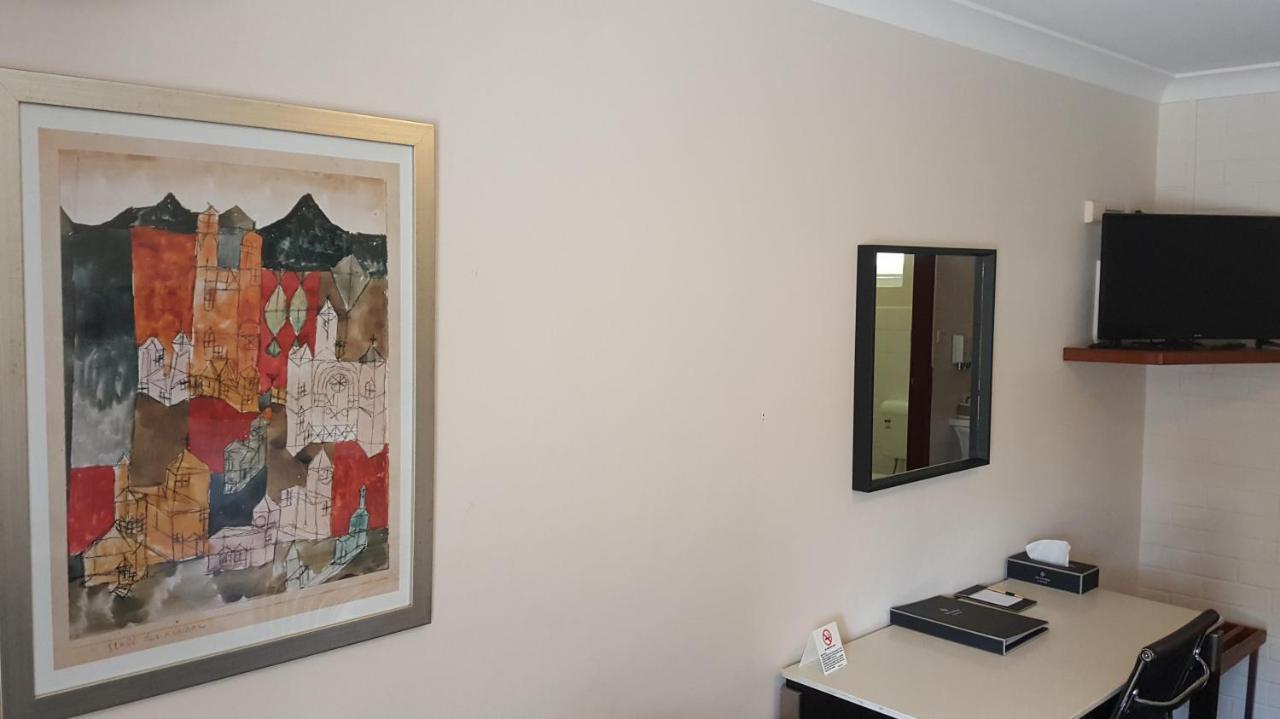 Hibiscus Lakeside Motel Budgewoi Exteriér fotografie